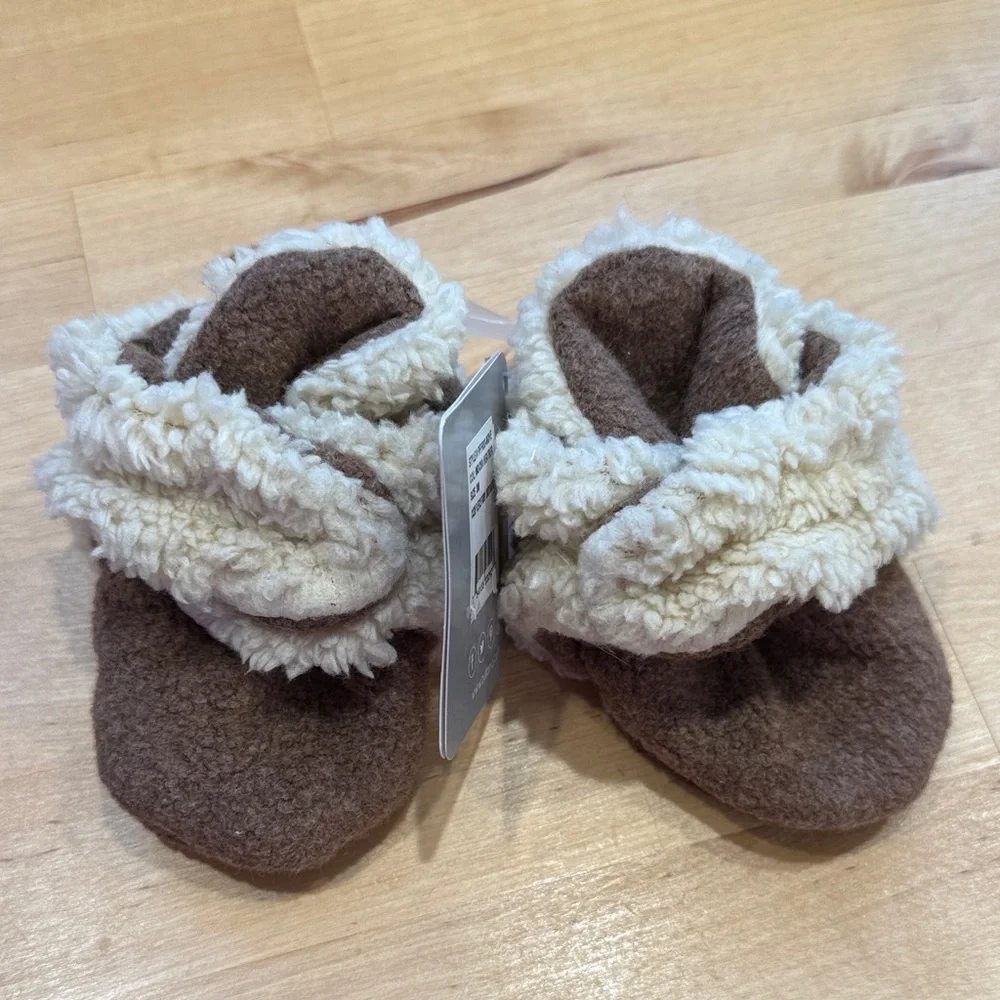 NWT Zutano Booties Size 3M Color Mocha Heather